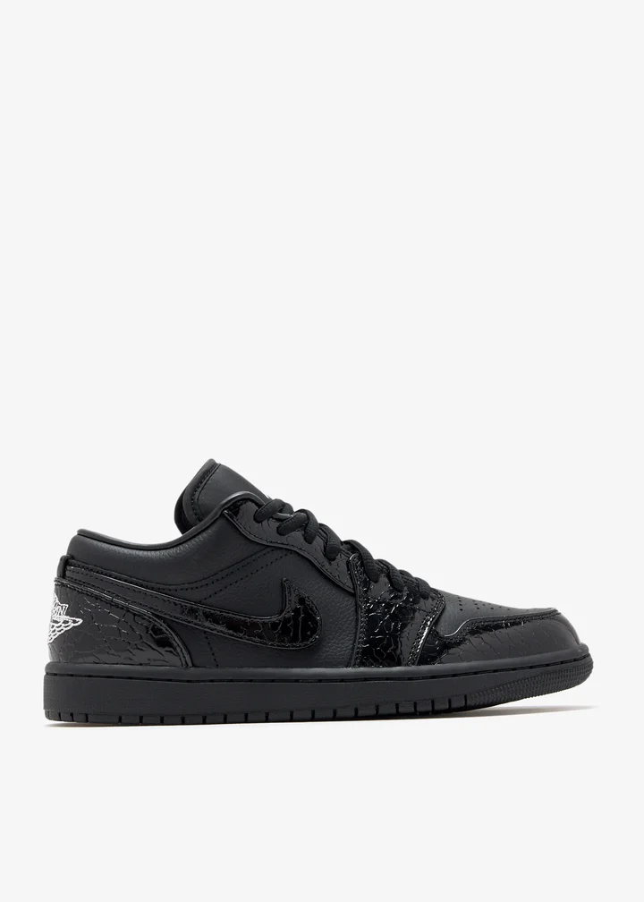 Nike Air Jordan 1 Low SE sneakers